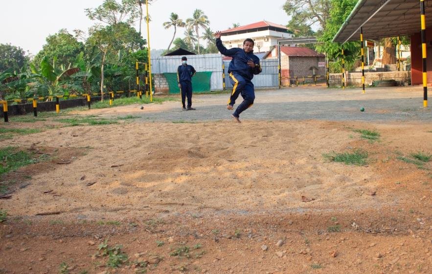 Physical training on the obstacle course